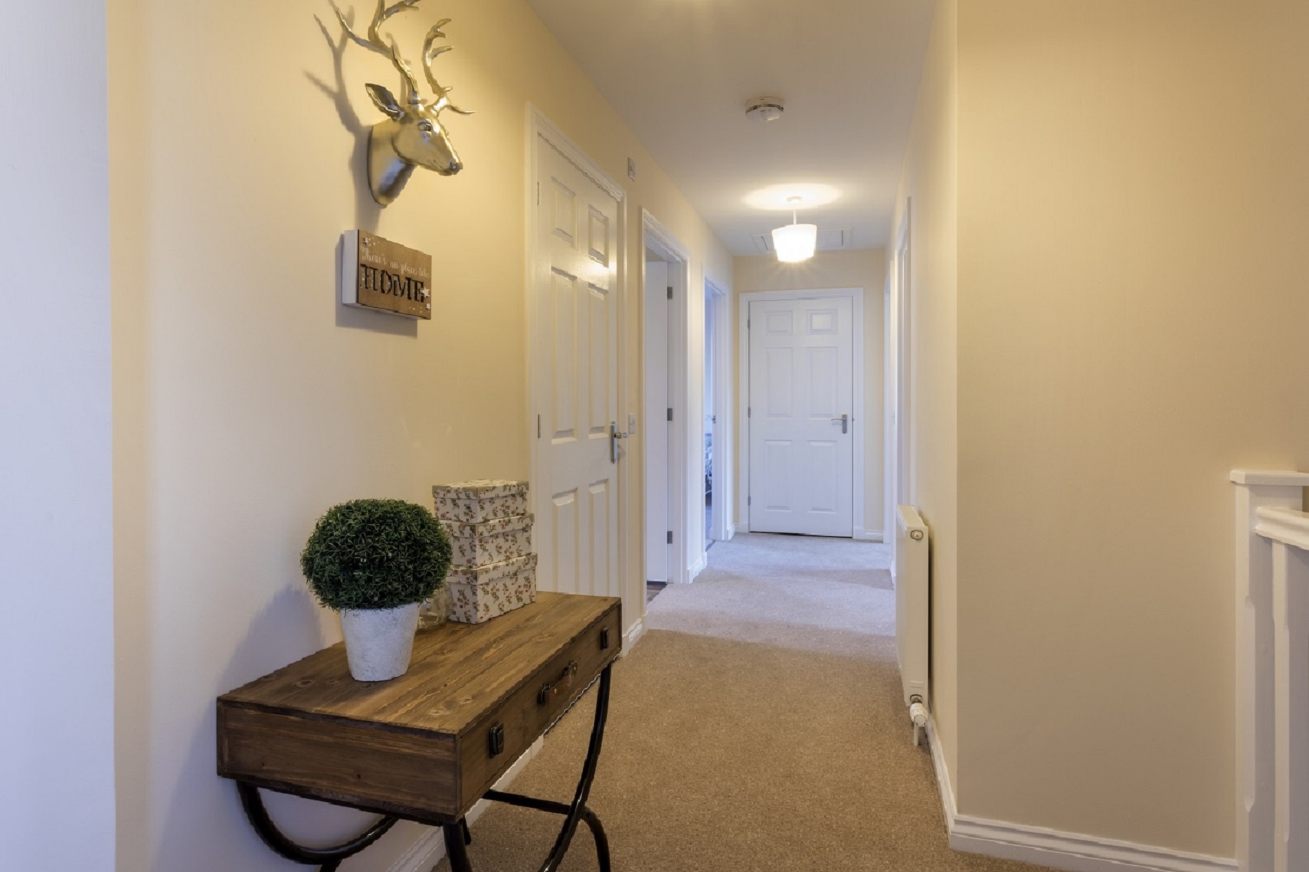 8-Cairnwell-upstairs-hall